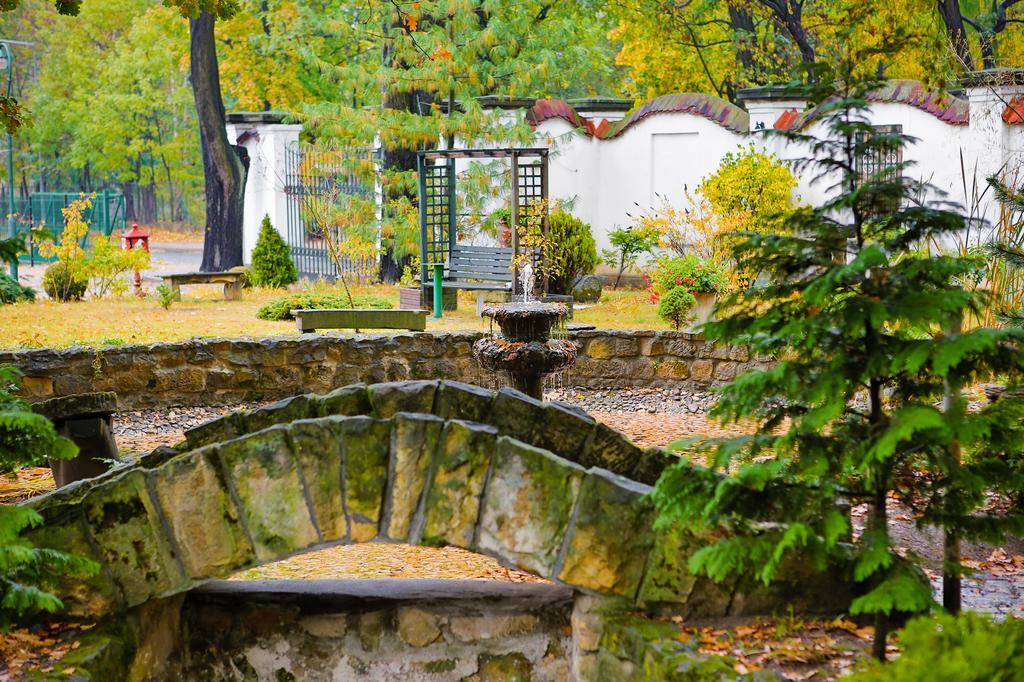 בולסלאביש Hotel Garden מראה חיצוני תמונה