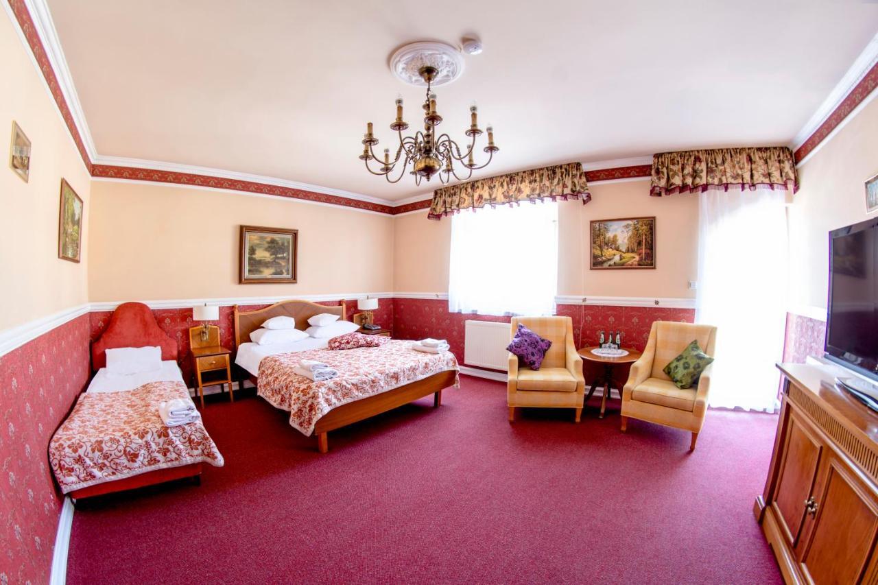 בולסלאביש Hotel Garden מראה חיצוני תמונה